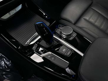 BMW iX3 — photo 31