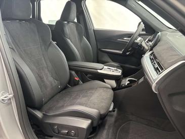 BMW IX1 XDrive30 — photo 10