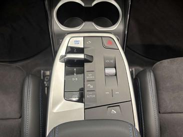 BMW IX1 XDrive30 — photo 12