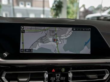 BMW Z4 40i — photo 11