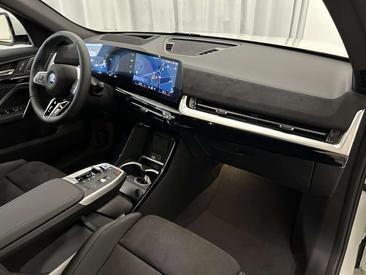 BMW IX2 M Sport EDrive20 — photo 7