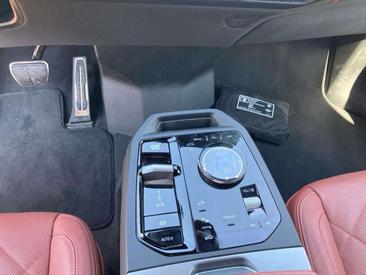 BMW IX M Sport — photo 9