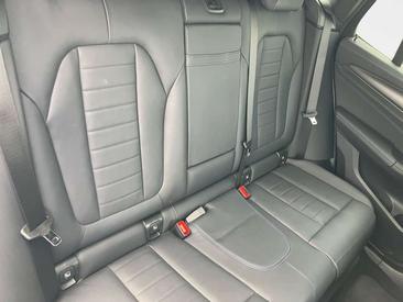 BMW iX3 Impressive — photo 12
