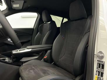 BMW IX2 M Sport EDrive20 — photo 12