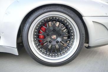 Porsche 993 Carrera 2 — photo 13