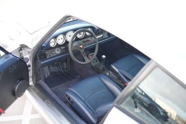 Porsche 993 Carrera 2 — photo 19