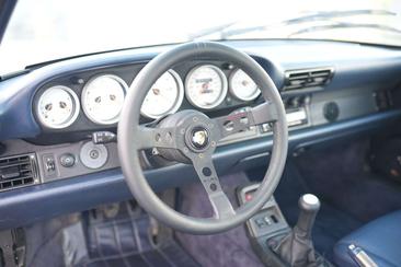 Porsche 993 Carrera 2 — photo 21