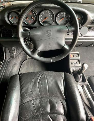 Porsche 993 Carrera 4S — photo 21