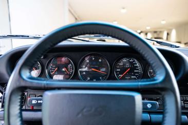 Porsche 964 Carrera — photo 31