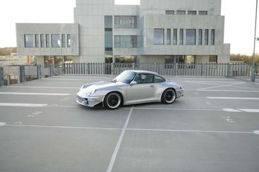 Porsche 993 Carrera 2 — photo 32