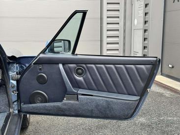 Porsche 964 Carrera 2 — photo 26