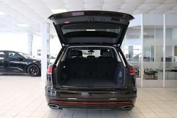 Volkswagen Touareg R-Line — photo 7
