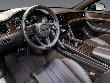 Bentley Flying Spur V8 Hybrid — photo 11