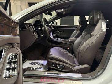 Bentley Continental GT — photo 12