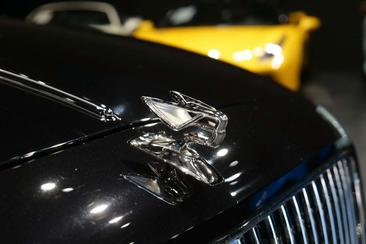 Bentley Flying Spur V8 Black — photo 9