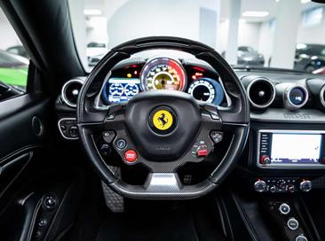 Ferrari California T — photo 9