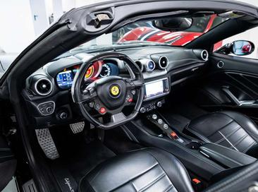 Ferrari California T — photo 18