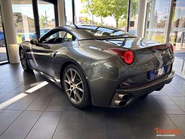 Ferrari California — photo 8
