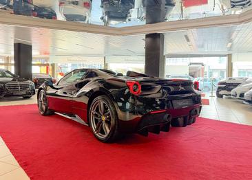 Ferrari 488 — photo 9