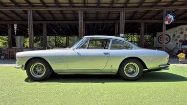 Ferrari 330 GT — photo 2