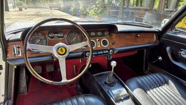 Ferrari 330 GT — photo 9