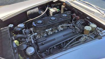 Ferrari 330 GT — photo 13