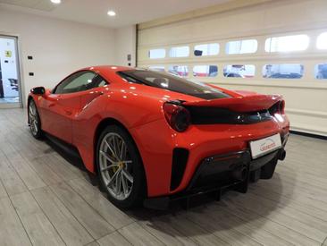 Ferrari 488 Pista — photo 2