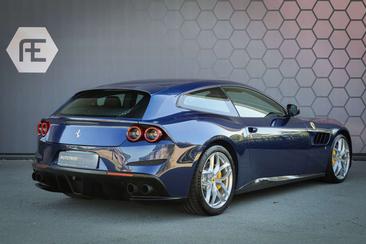 Ferrari GTC4Lusso — photo 2