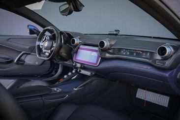 Ferrari GTC4Lusso — photo 3