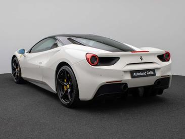 Ferrari 488 — photo 9