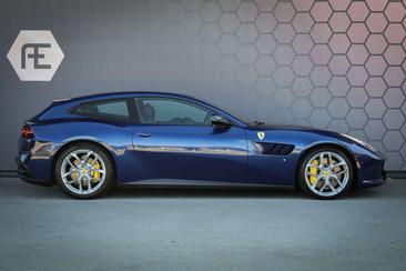 Ferrari GTC4Lusso — photo 9