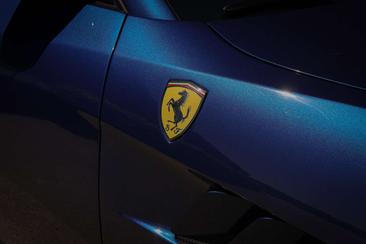 Ferrari GTC4Lusso — photo 11