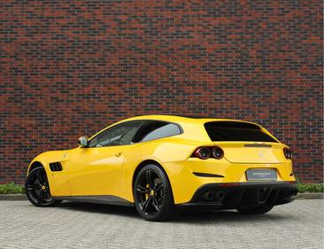 Ferrari GTC4Lusso — photo 2