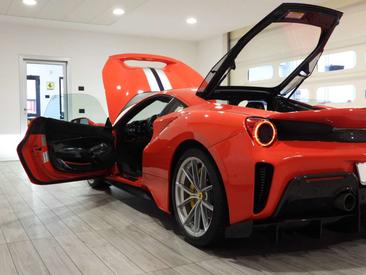 Ferrari 488 Pista — photo 12