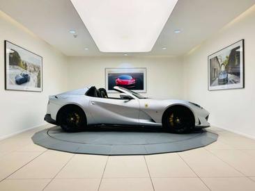 Ferrari 812 Superfast — photo 8