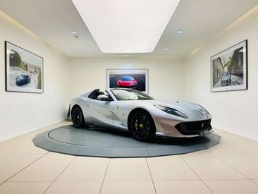 Ferrari 812 Superfast — photo 9