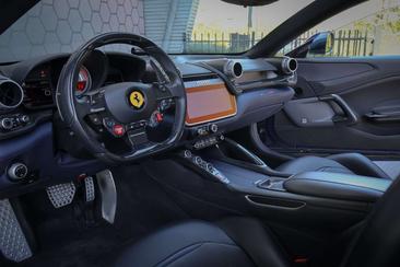 Ferrari GTC4Lusso — photo 14