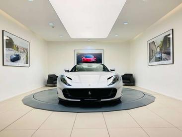 Ferrari 812 Superfast — photo 10