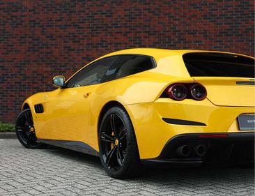 Ferrari GTC4Lusso — photo 7