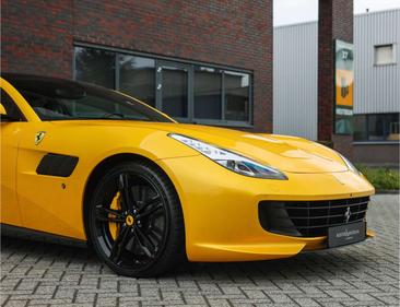 Ferrari GTC4Lusso — photo 8