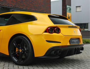 Ferrari GTC4Lusso — photo 10
