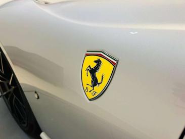 Ferrari 812 Superfast — photo 16