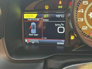 Ferrari F8 Spider — photo 38