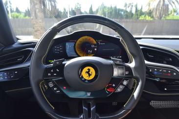 Ferrari SF90 Stradale — photo 15