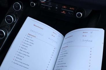 Ferrari GTC4Lusso — photo 27