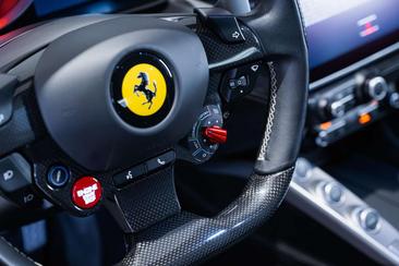 Ferrari GTC4Lusso — photo 32