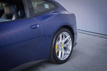 Ferrari GTC4Lusso — photo 33