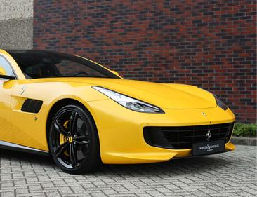 Ferrari GTC4Lusso — photo 18