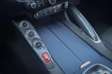 Ferrari GTC4Lusso — photo 39
