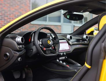 Ferrari GTC4Lusso — photo 33